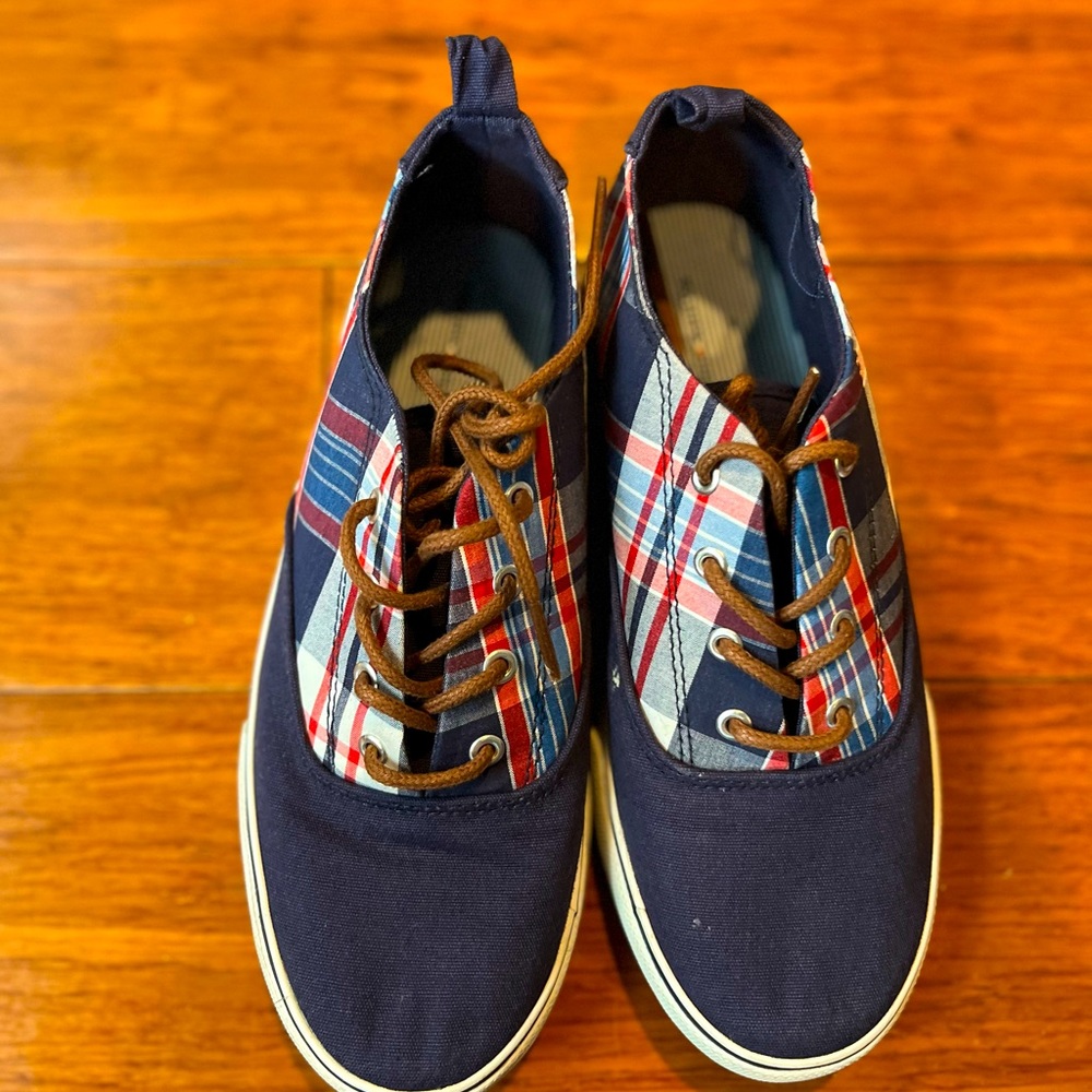 Tommy Hilfiger  Boys Sneaker/Shoe Size 3